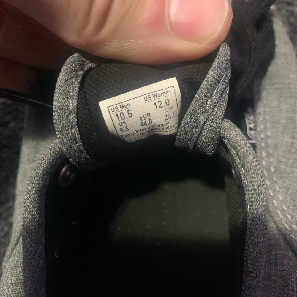 Vans - Picture 2 of 3